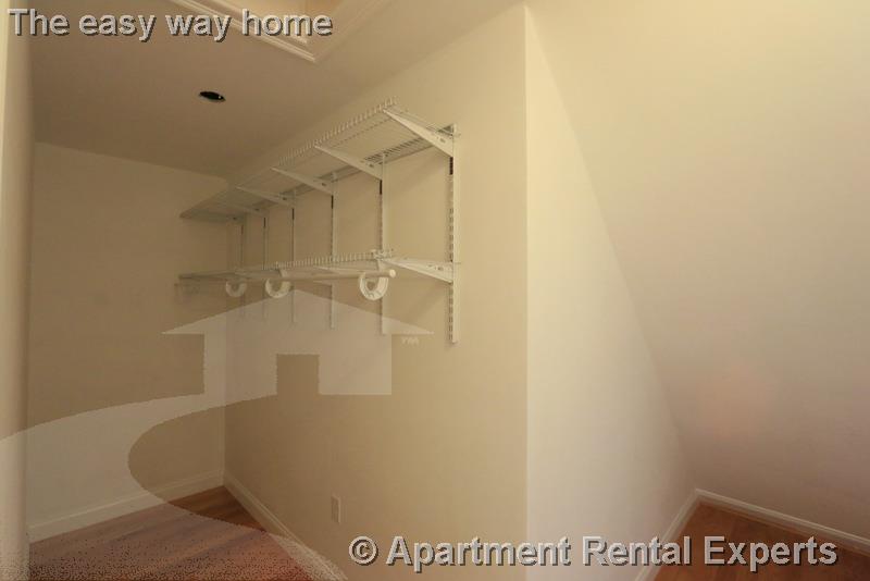 29 Elmwood St, Davis Square