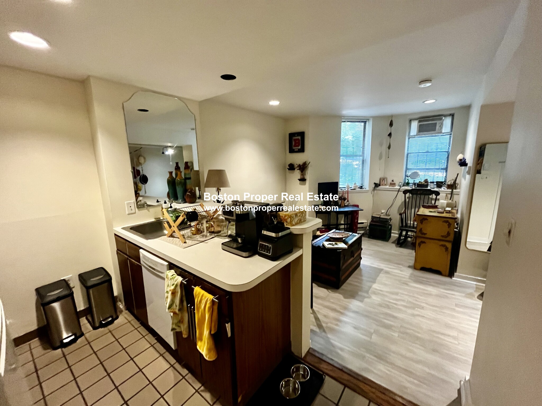 Studio bed, 1 bath apartment for rent at 312 Beacon St Unit 1A, Back Bay — photo 2 of 8
