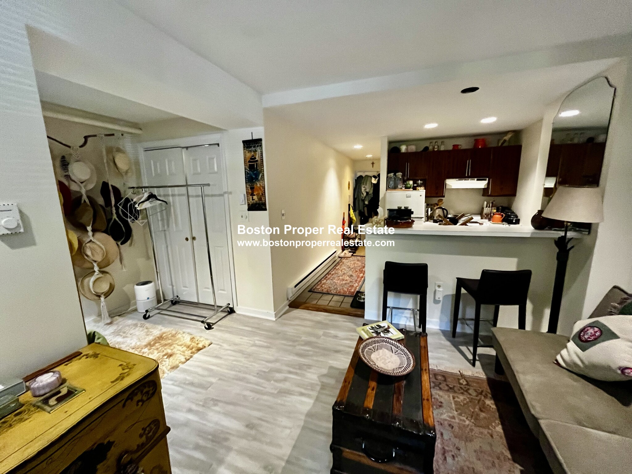 Studio bed, 1 bath apartment for rent at 312 Beacon St Unit 1A, Back Bay — photo 4 of 8