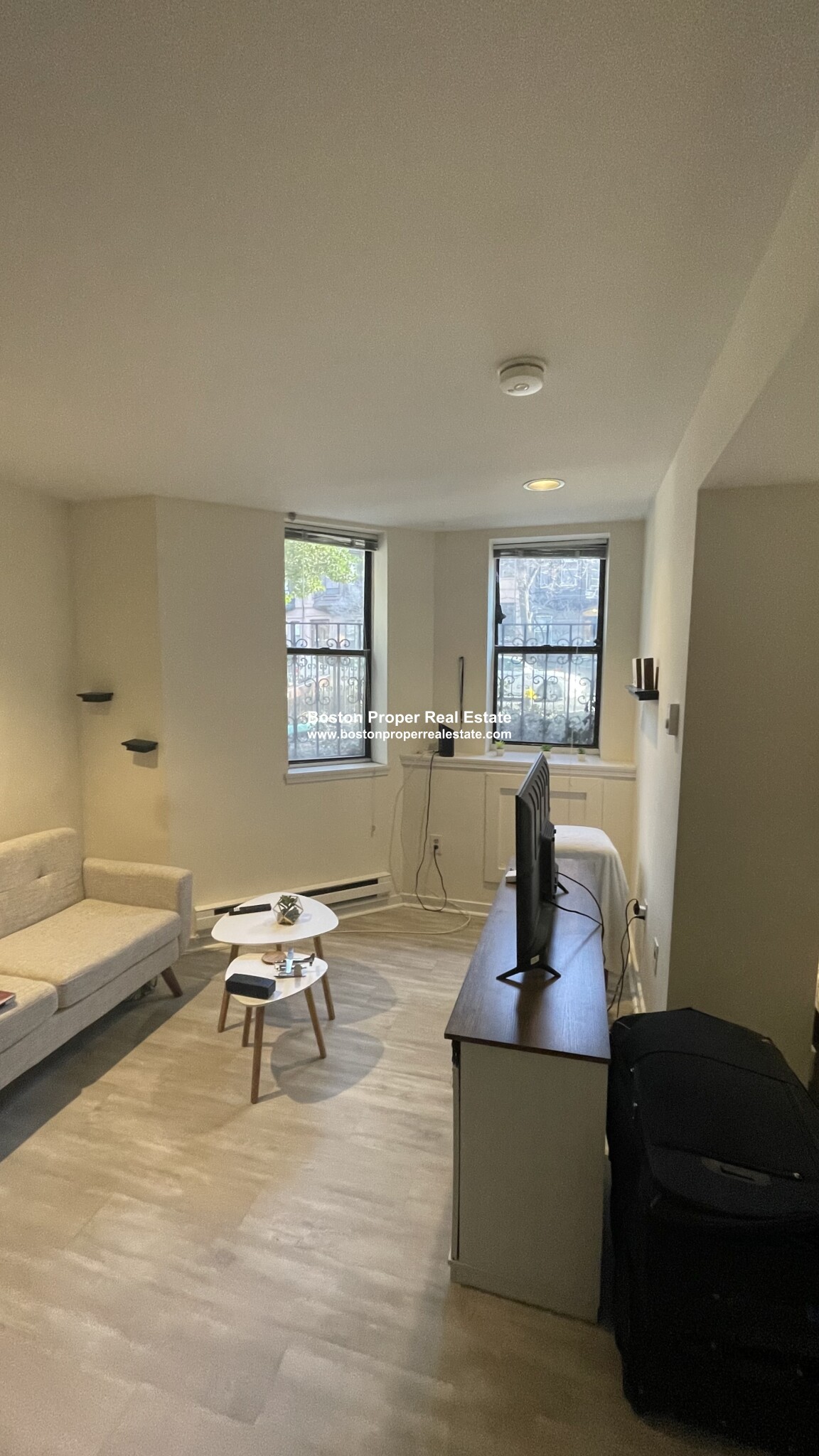Studio bed, 1 bath apartment for rent at 312 Beacon St Unit 1F, Back Bay — photo 1 of 6