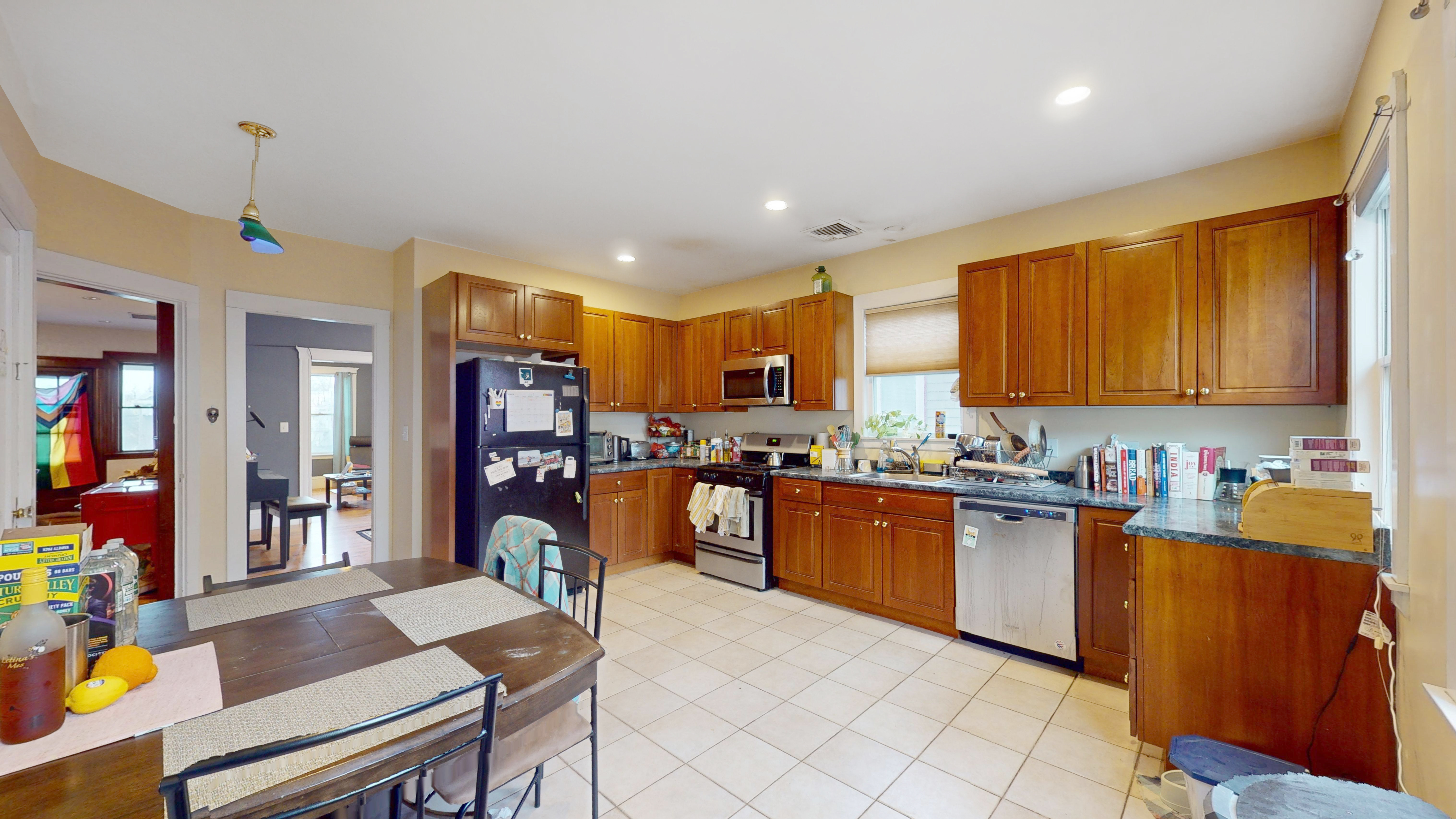 4 bed, 2 bath apartment for rent at 212 Powder House Boulevard Unit 2, West Somerville — photo 5 of 18