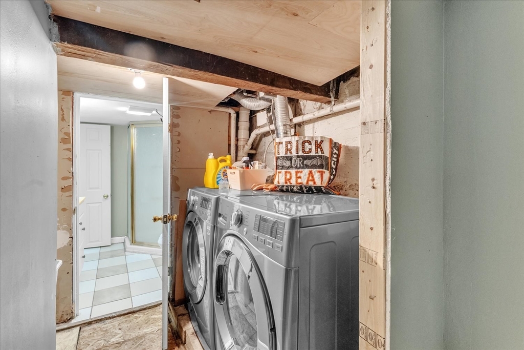 638 Main St, Walpole