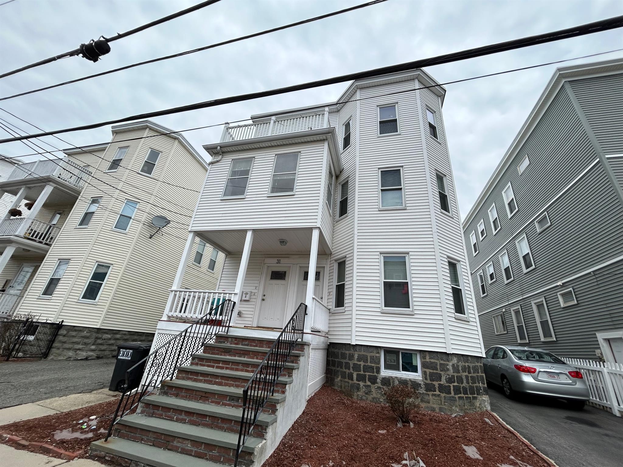 31 Belknap St, West Somerville