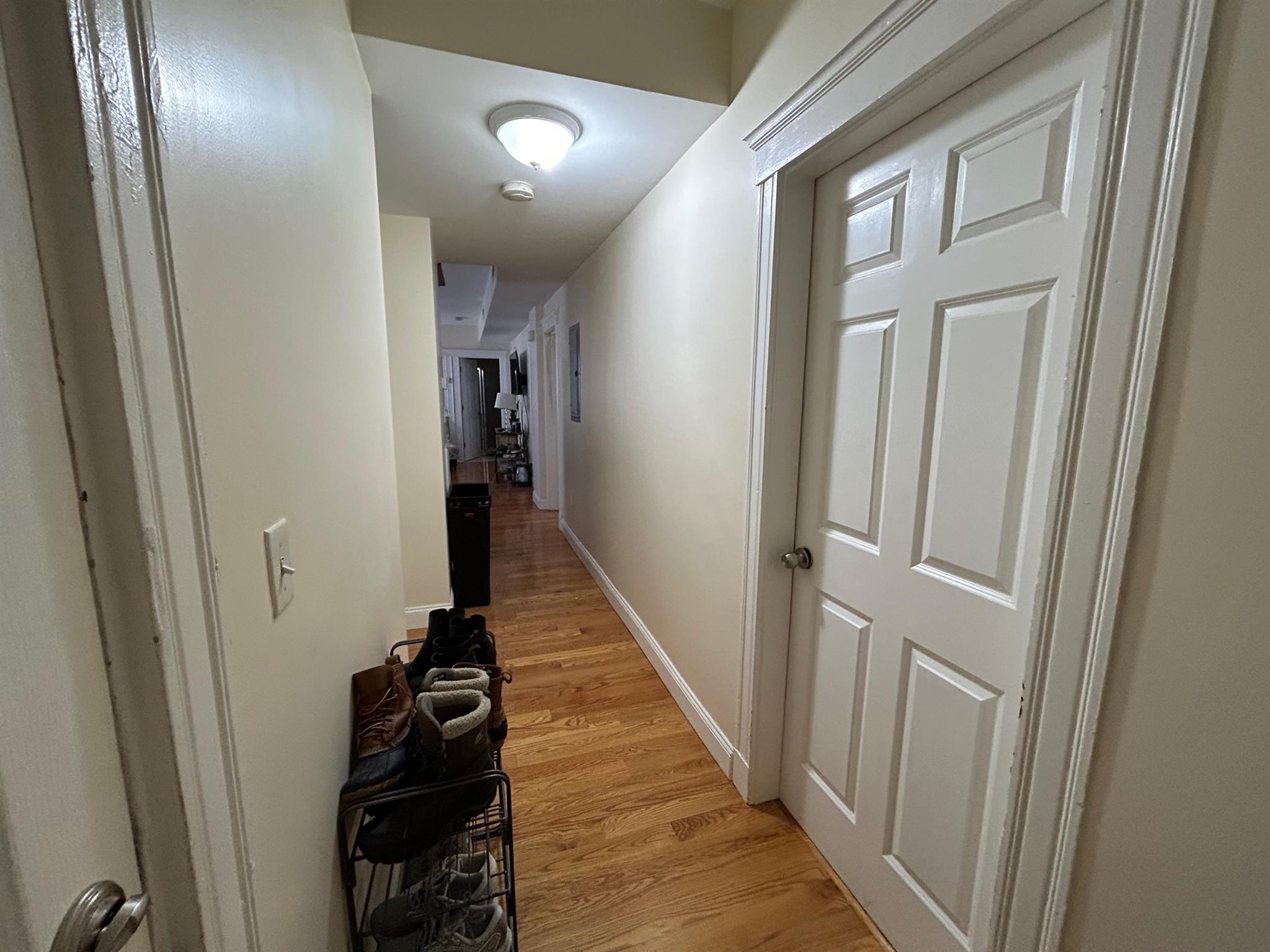 31 Belknap St, West Somerville