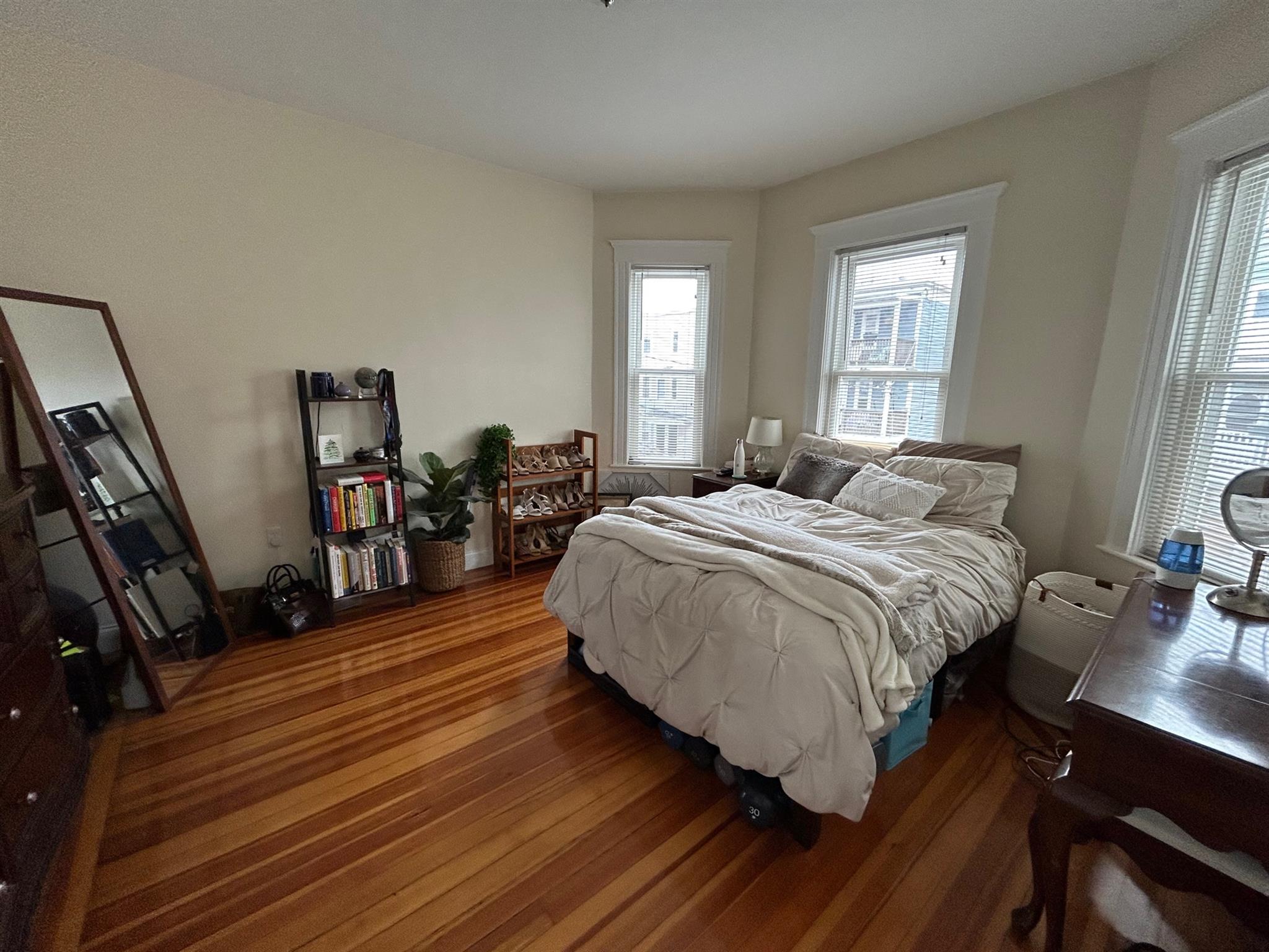 31 Belknap St, West Somerville