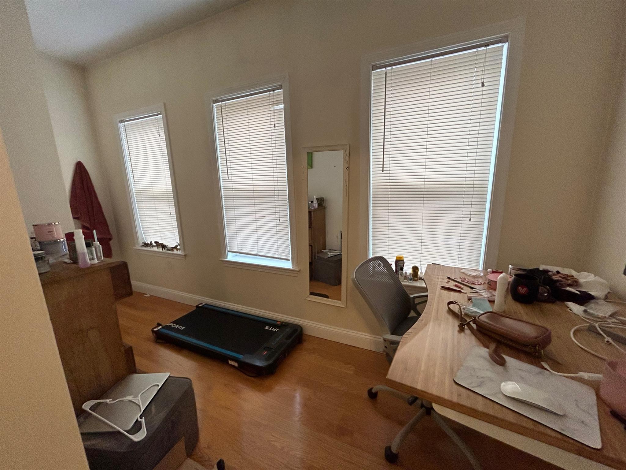 31 Belknap St, West Somerville