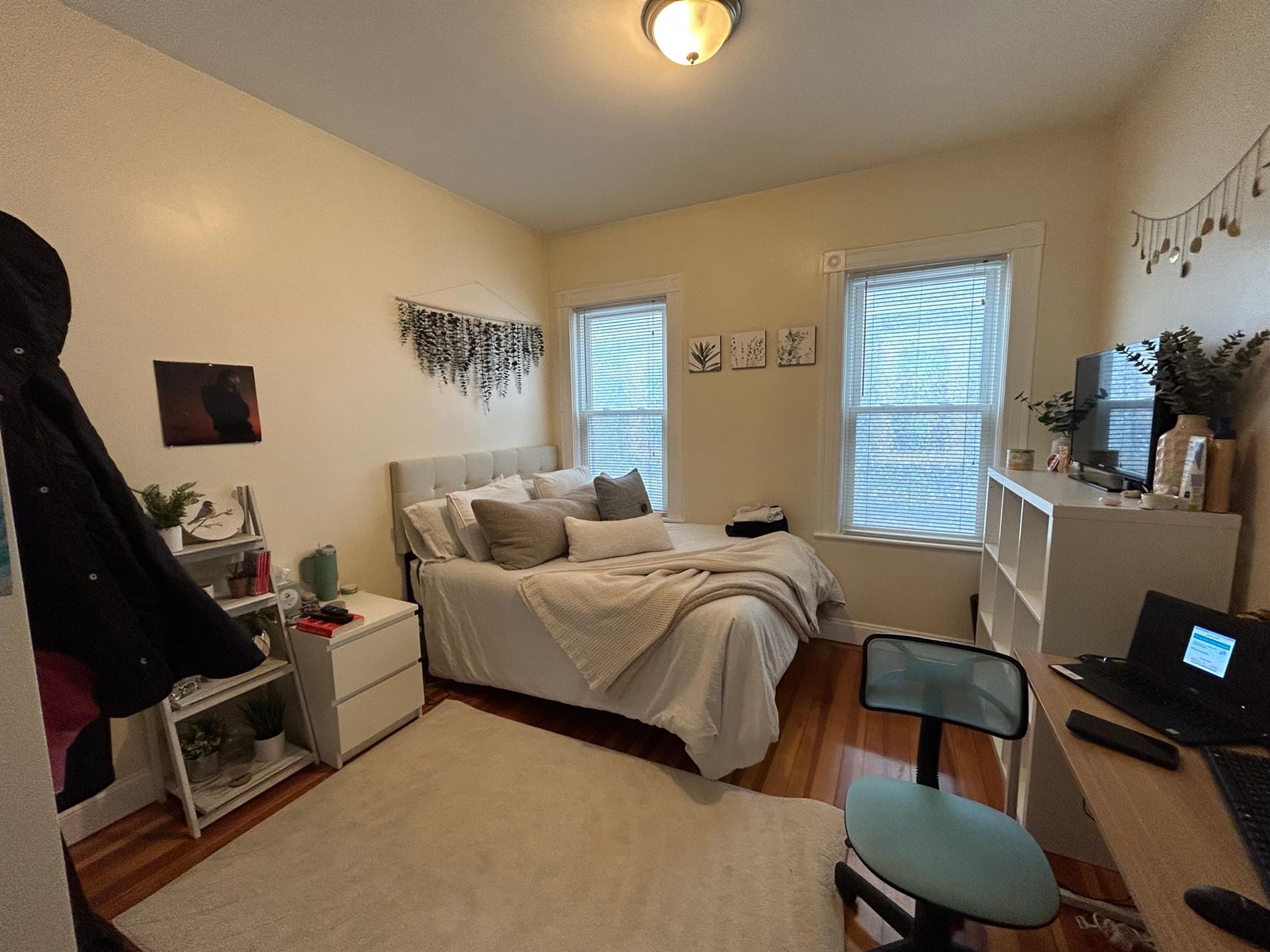 31 Belknap St, West Somerville