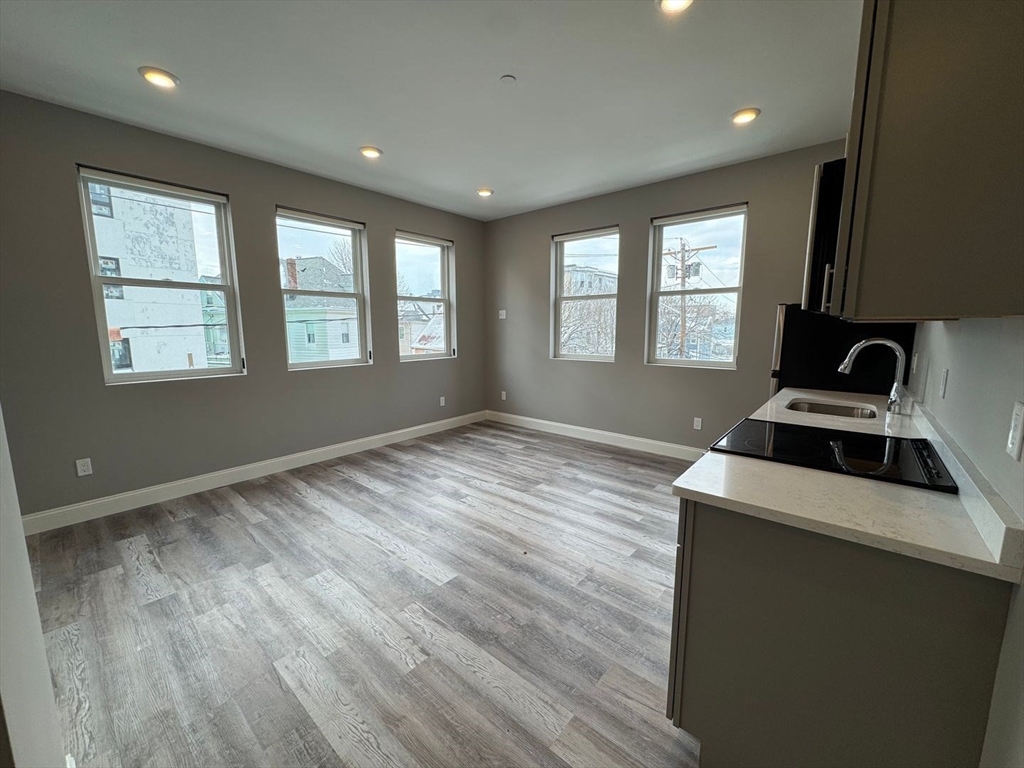 1473 N Shore Rd, Revere