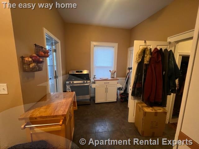 77 Bonair St, Winter Hill