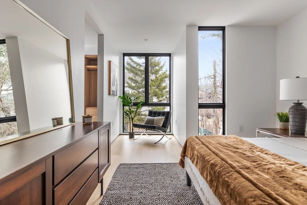 80 Alpine St, West Cambridge