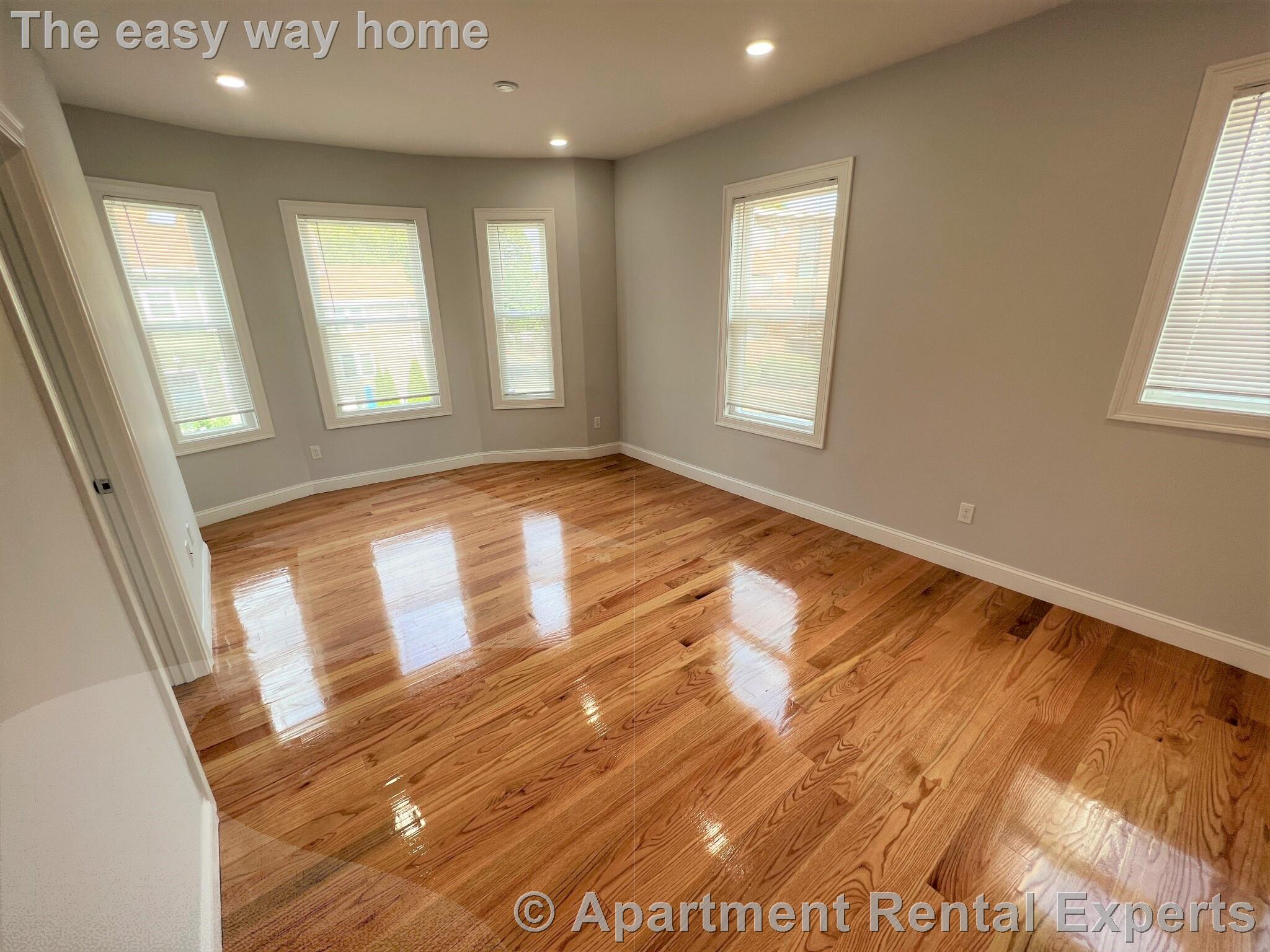 126 Cross St, East Somerville