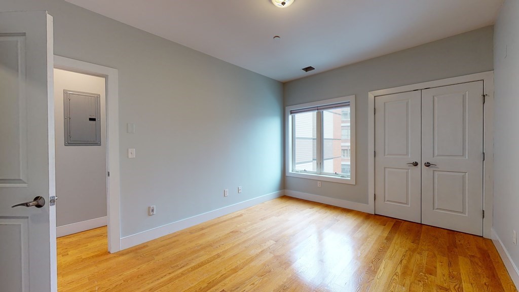 41 W 2nd St, South Boston