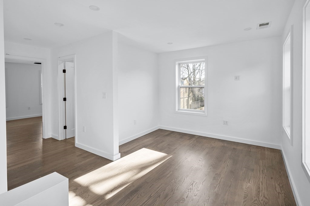 70 Walker St, Newtonville