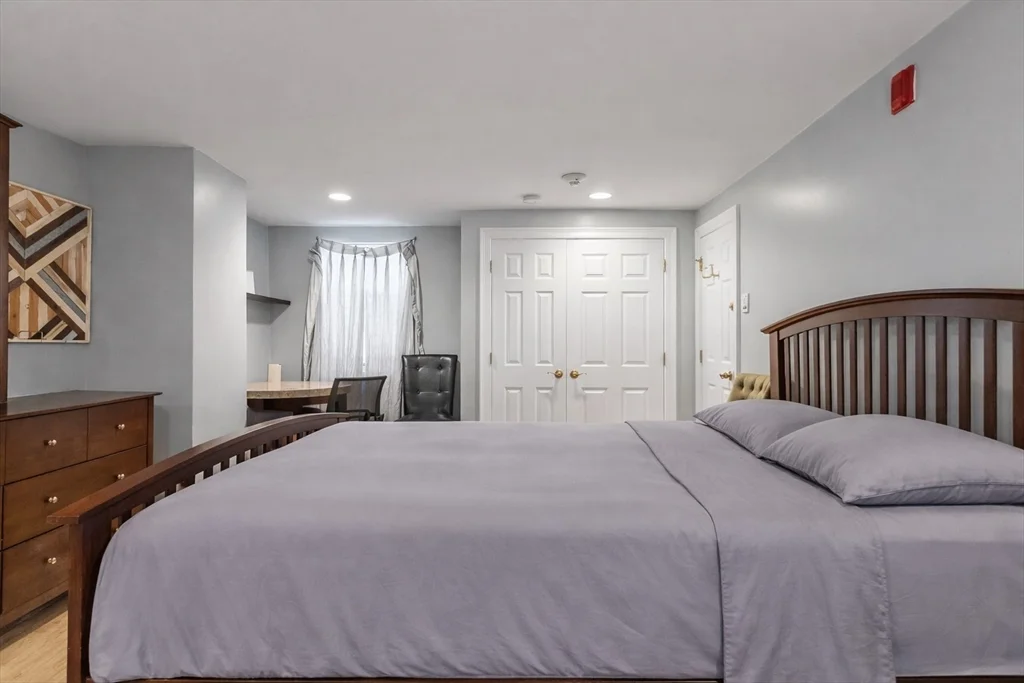 1170 Massachusetts Ave, Riverside