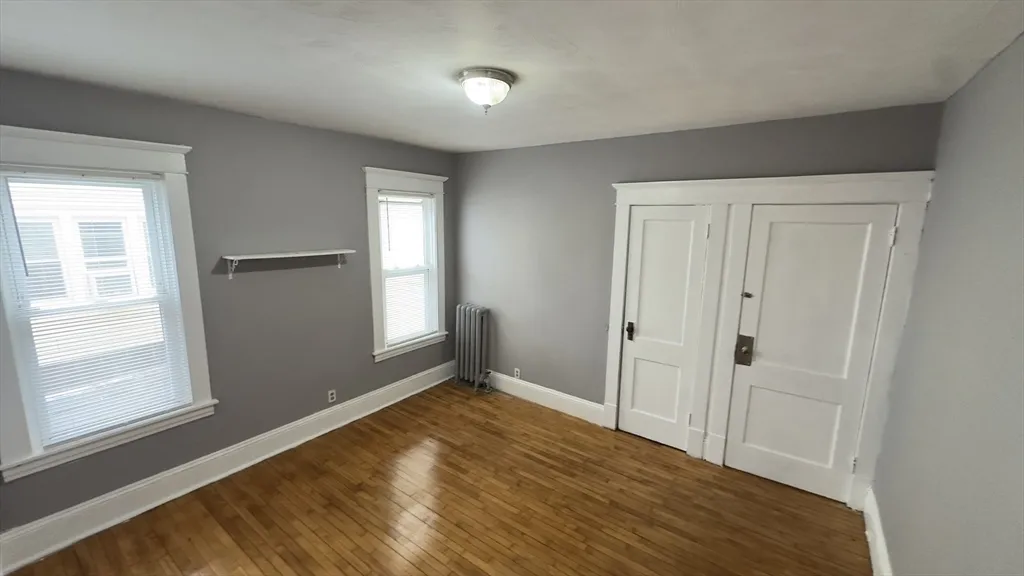 42-44 Narragansett St, Springfield