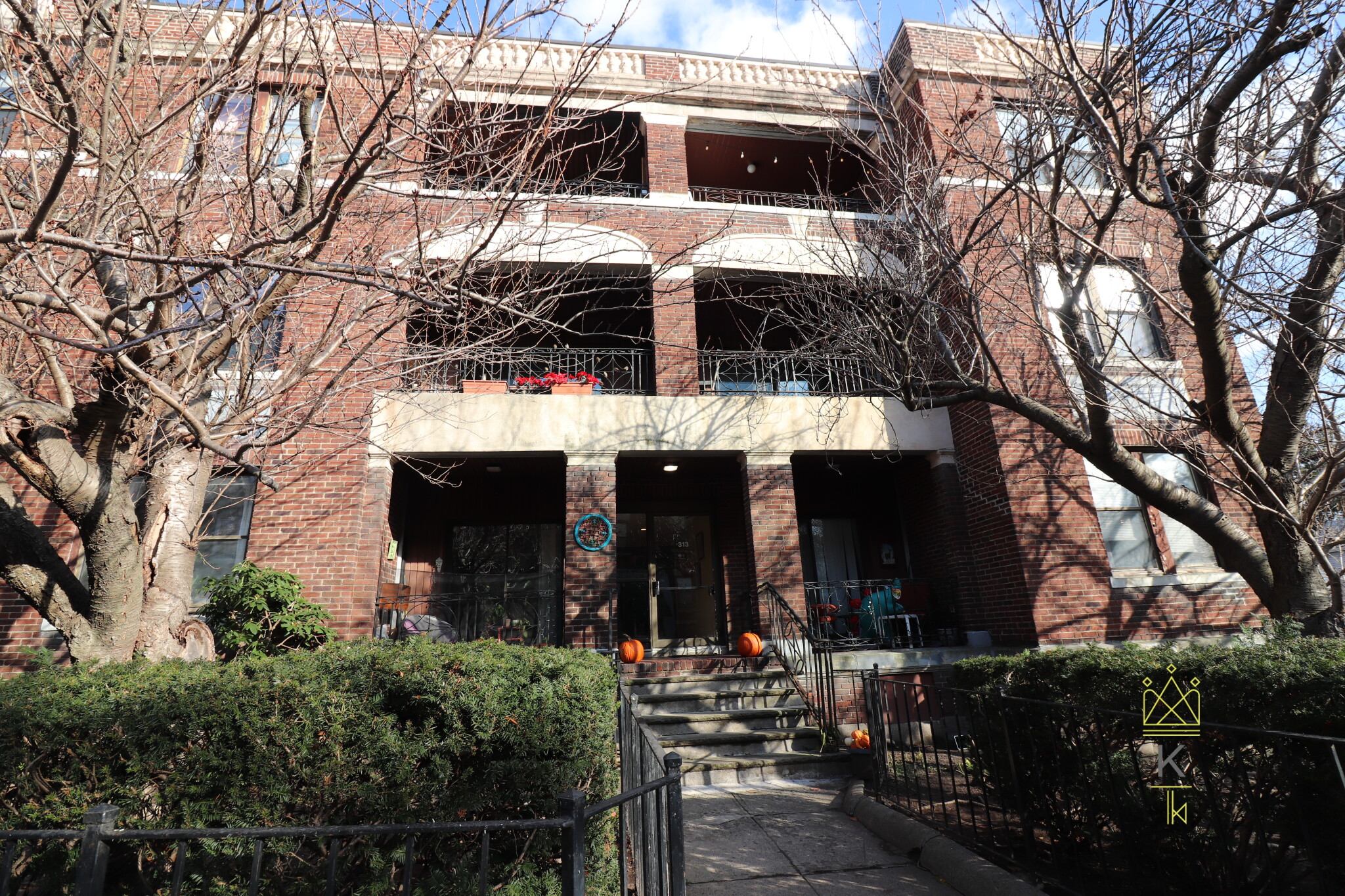 313 Summit Ave, Brighton