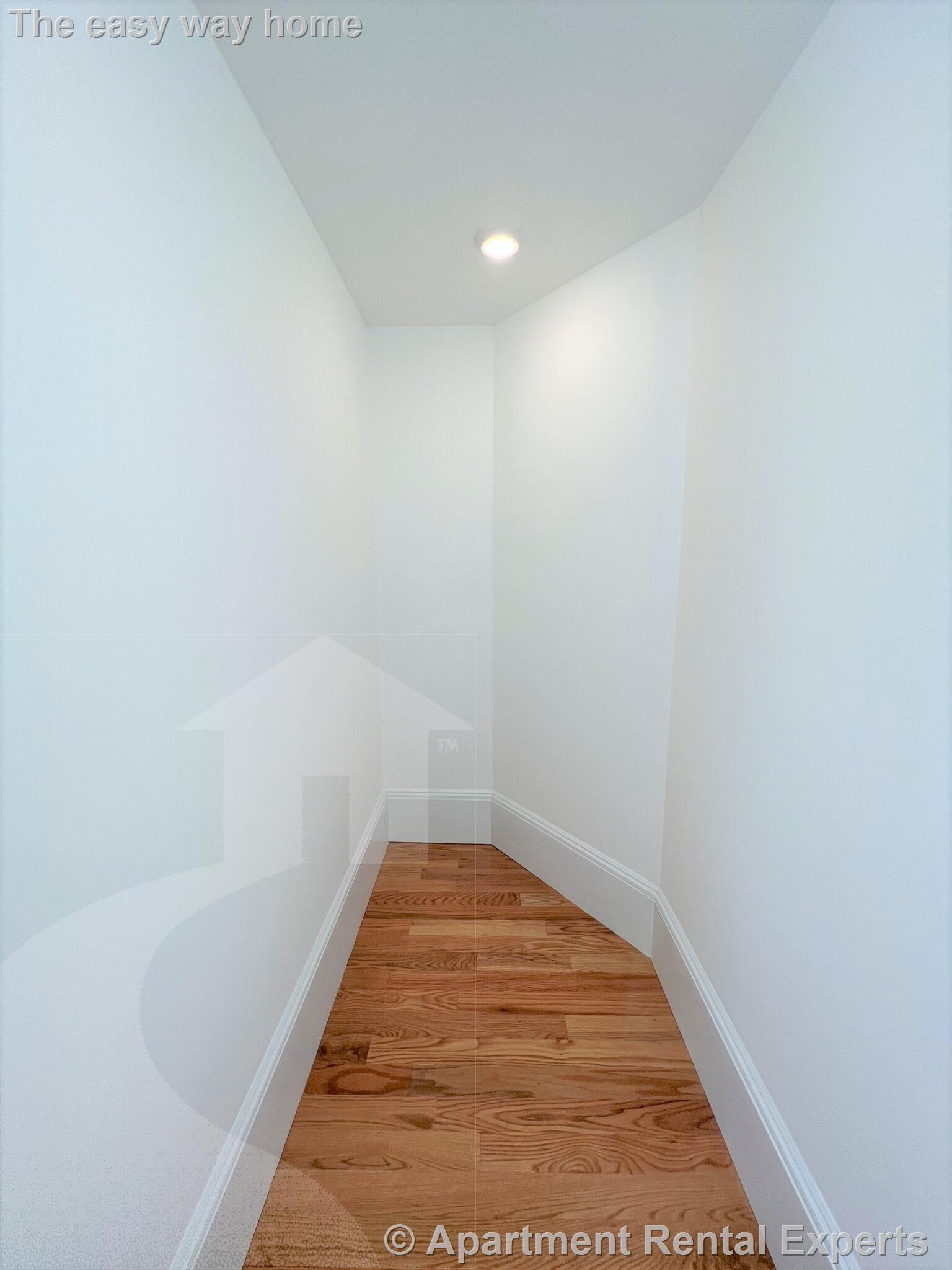 3 Mossland St, Porter Square