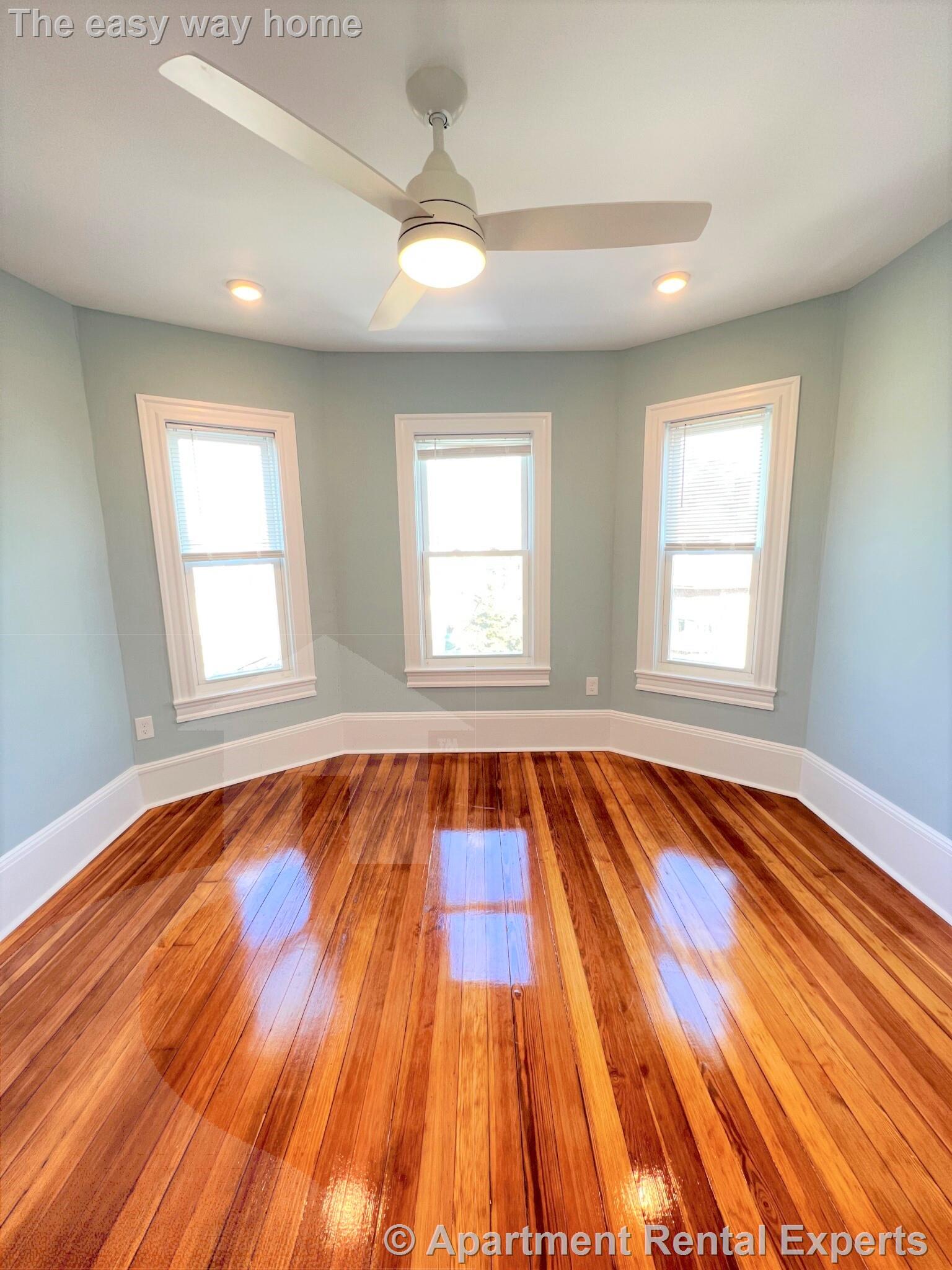 3 Mossland St, Porter Square