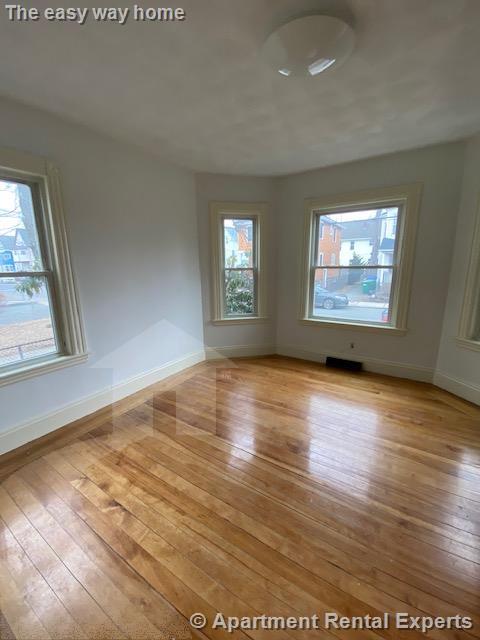 87 Marshall St, Tufts