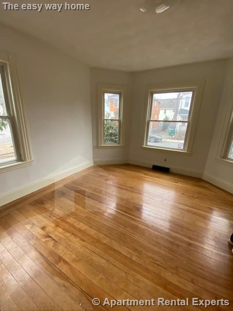 87 Marshall St, Tufts