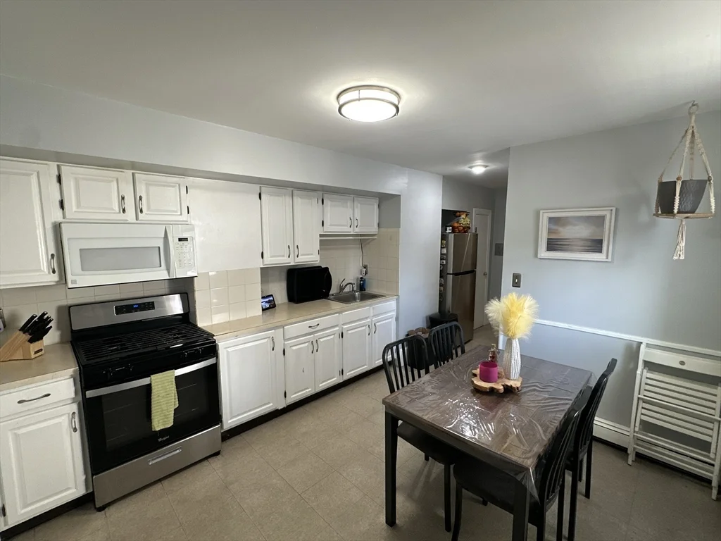 332 Main St, Everett