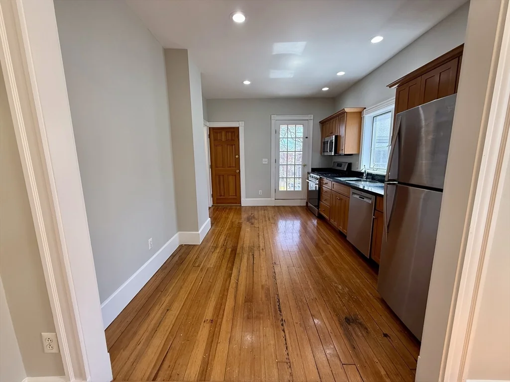 38 Goldsmith St, Jamaica Plain