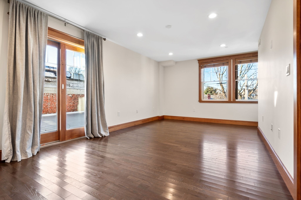 44 Maple St, Danvers