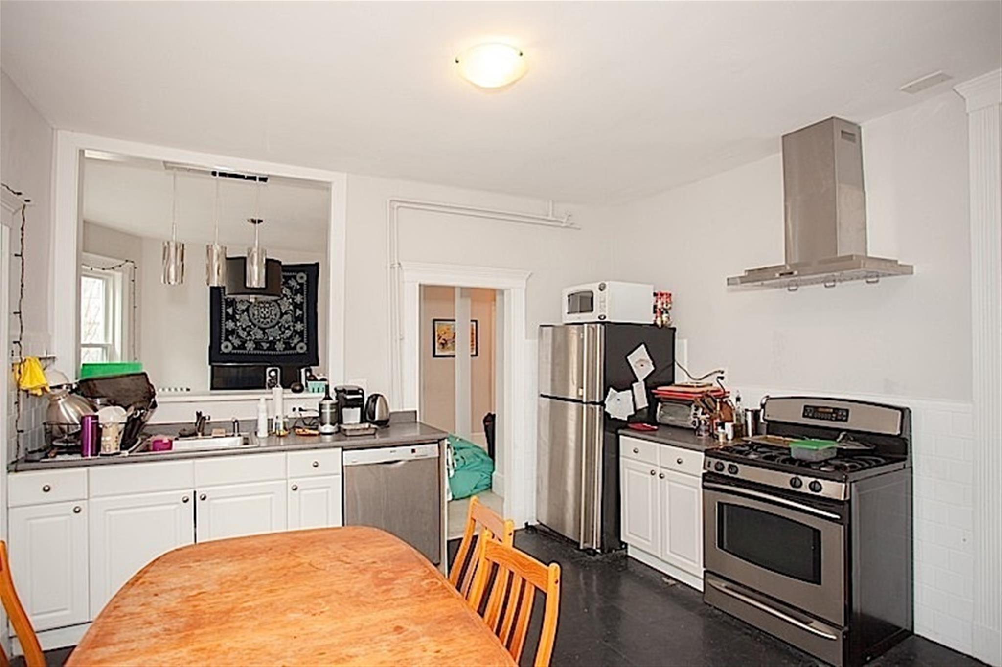 4 bed, 1 bath apartment for rent at 368 Broadway Unit 3, Mid Cambridge