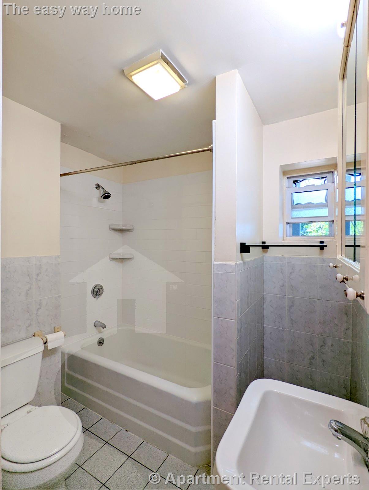 7 Locke St, Davis Square