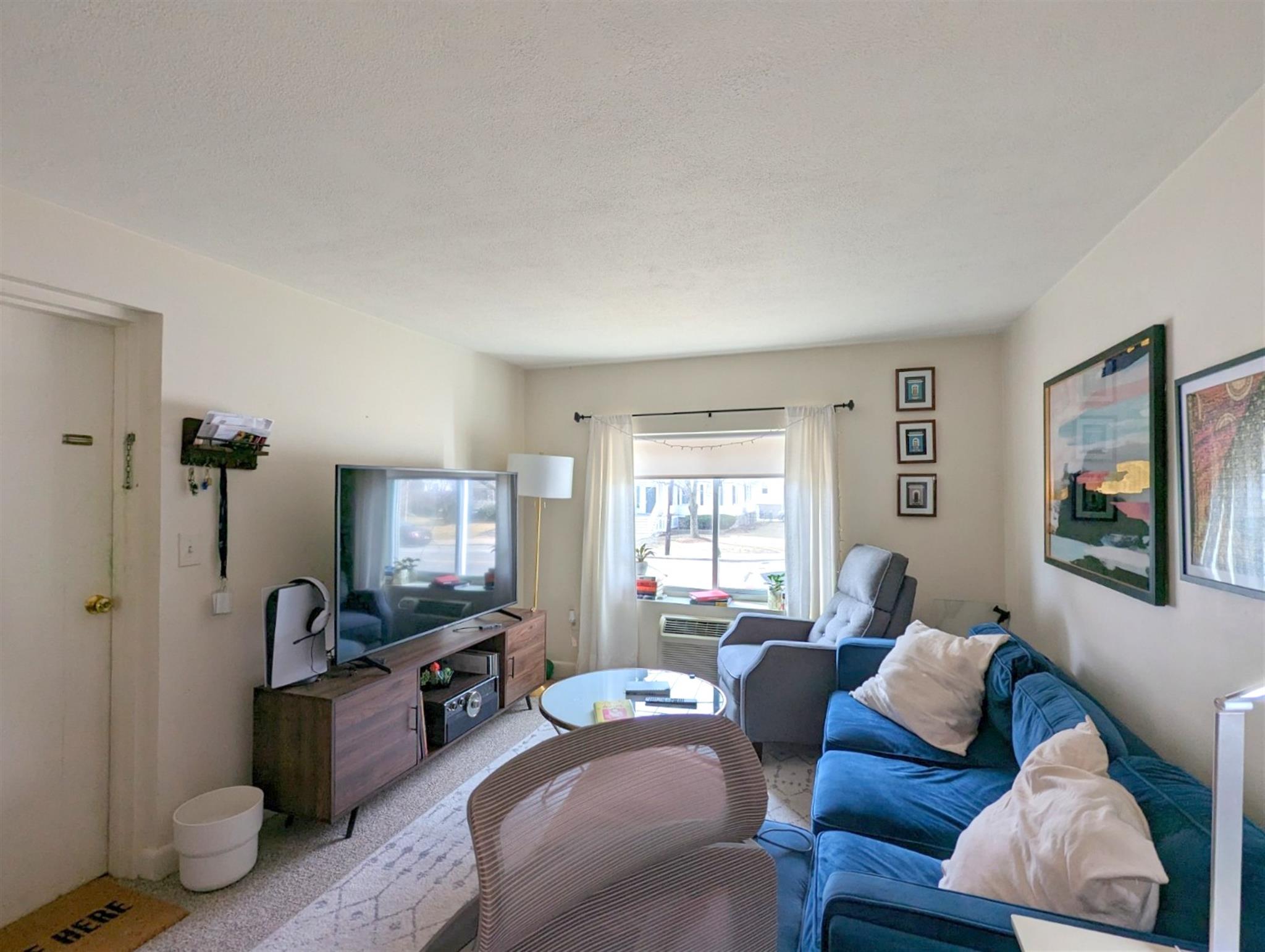 1 bed, 1 bath apartment for rent at 1003 Massachusetts Ave Unit 2, Arlington — photo 2 of 9
