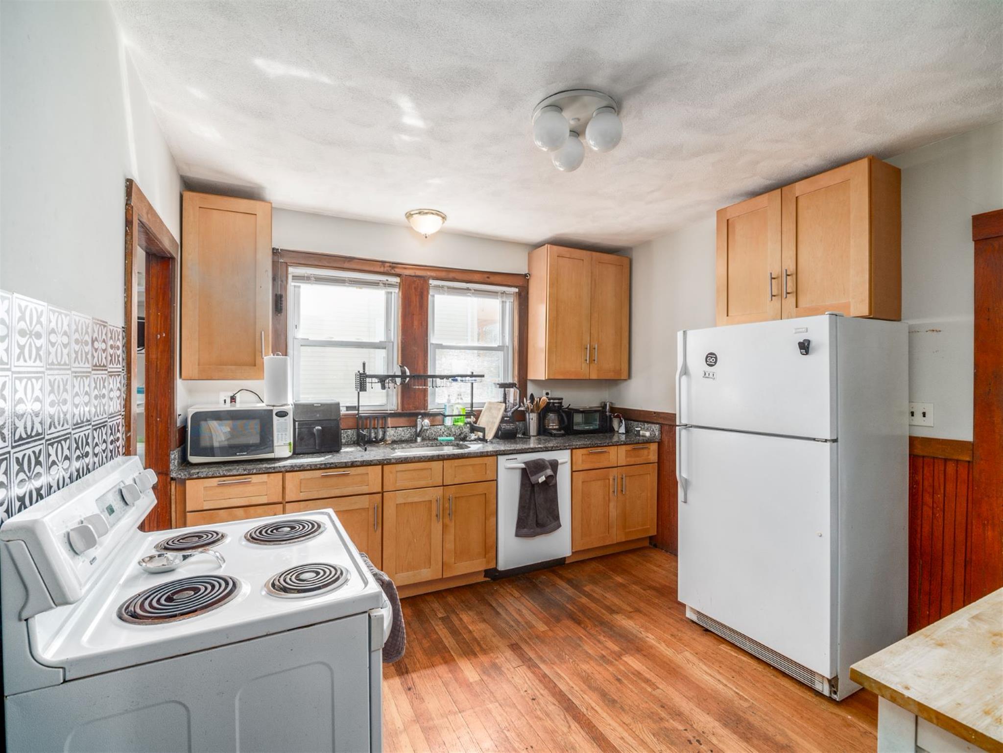 3 bed, 1 bath apartment for rent at 52 Upland Rd Unit 52, Medford — photo 2 of 20