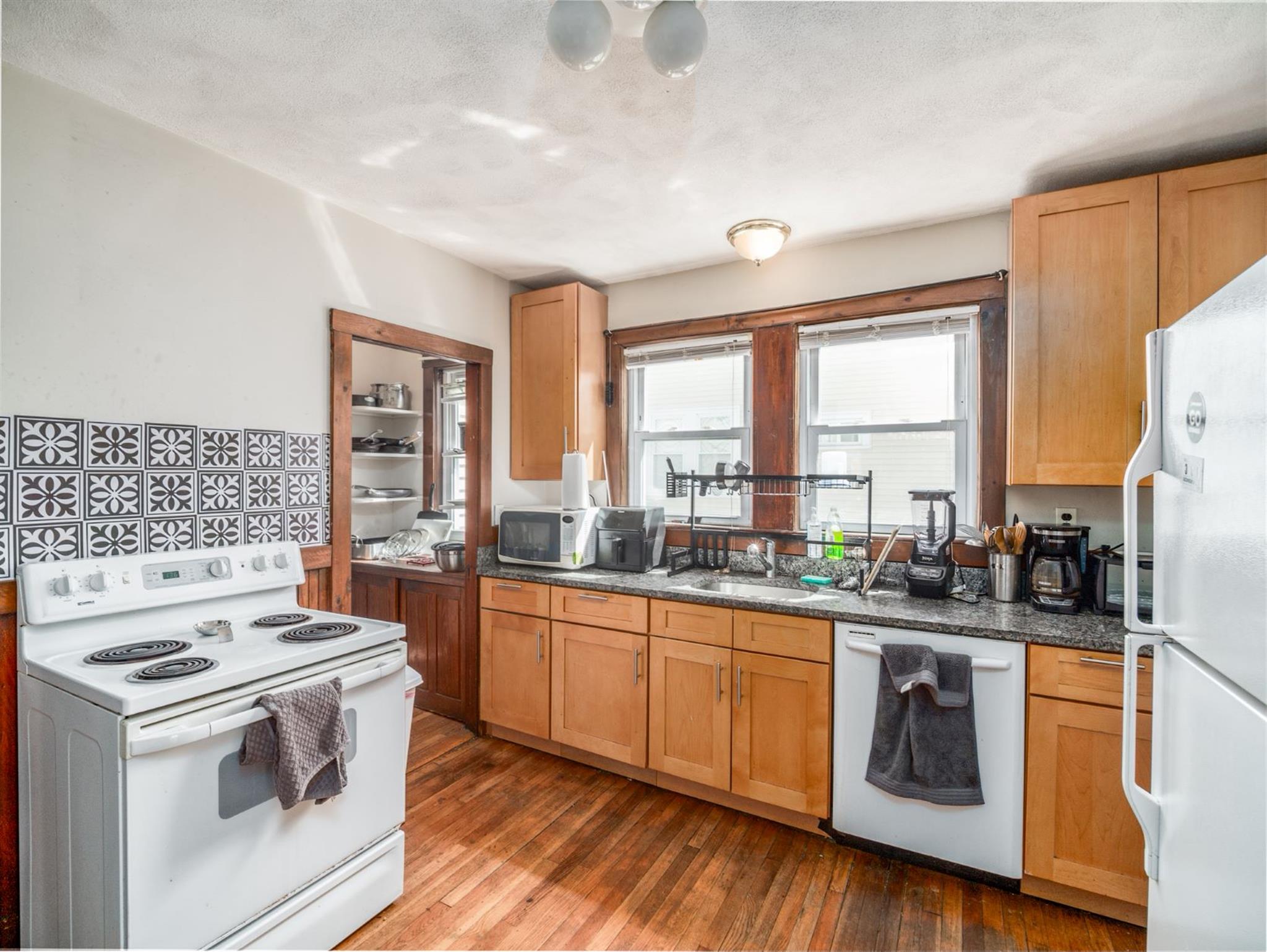 3 bed, 1 bath apartment for rent at 52 Upland Rd Unit 52, Medford — photo 1 of 20