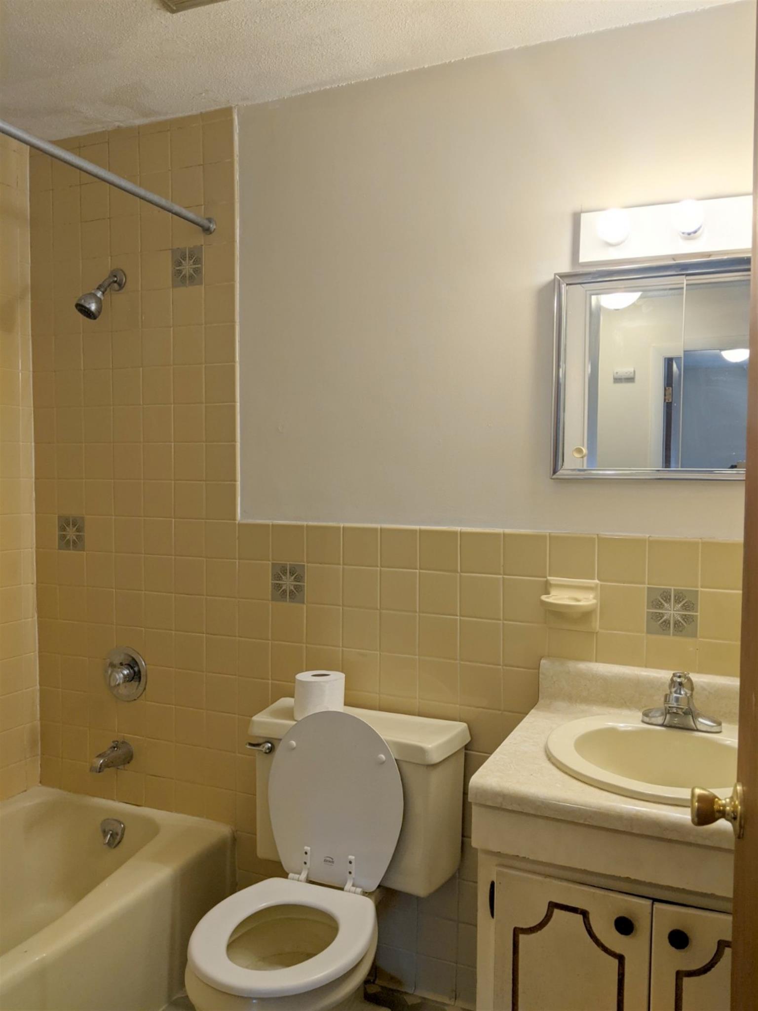 1 bed, 1 bath apartment for rent at 84 Newbury St Unit 2, Teele Square — photo 8 of 15