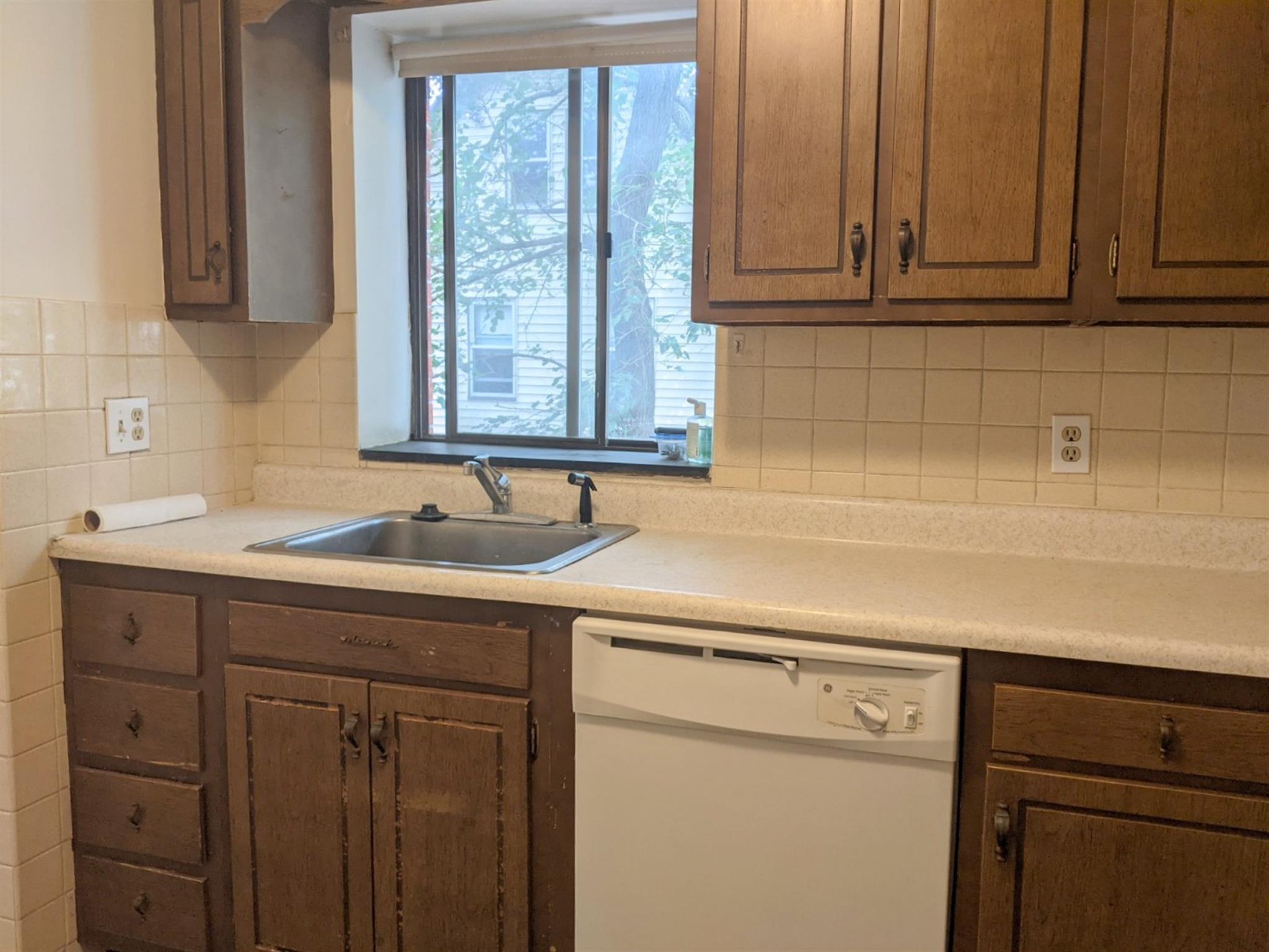 1 bed, 1 bath apartment for rent at 84 Newbury St Unit 2, Teele Square — photo 14 of 15