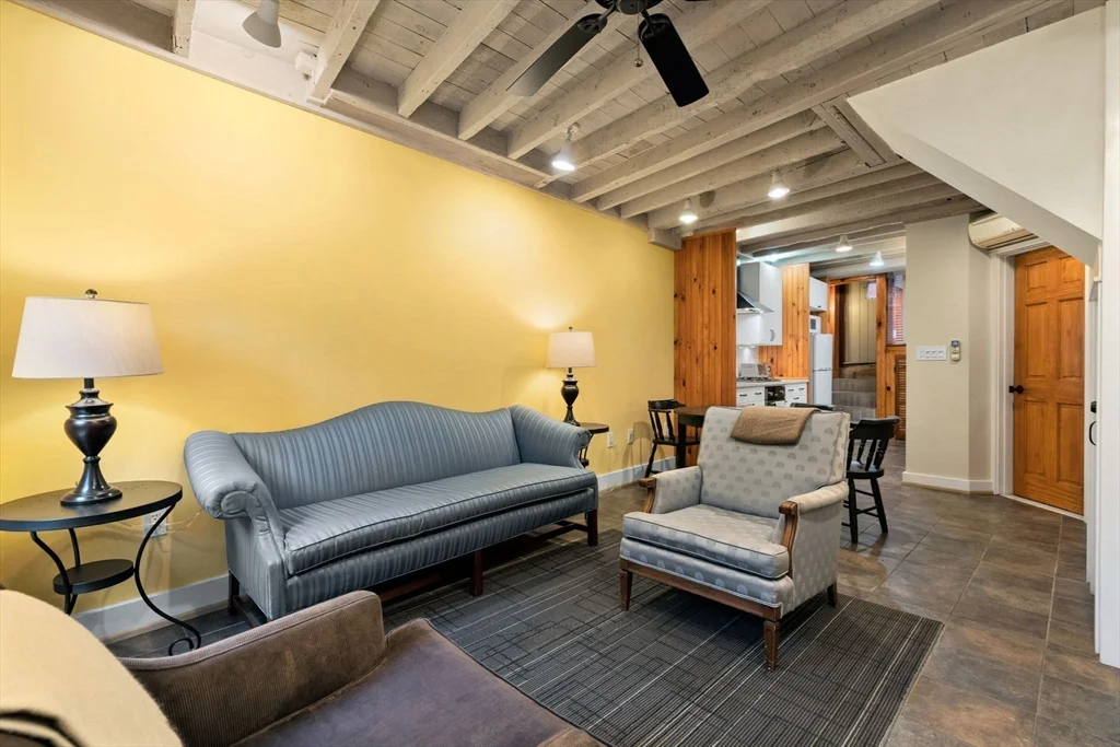 6 North Hudson St, North End