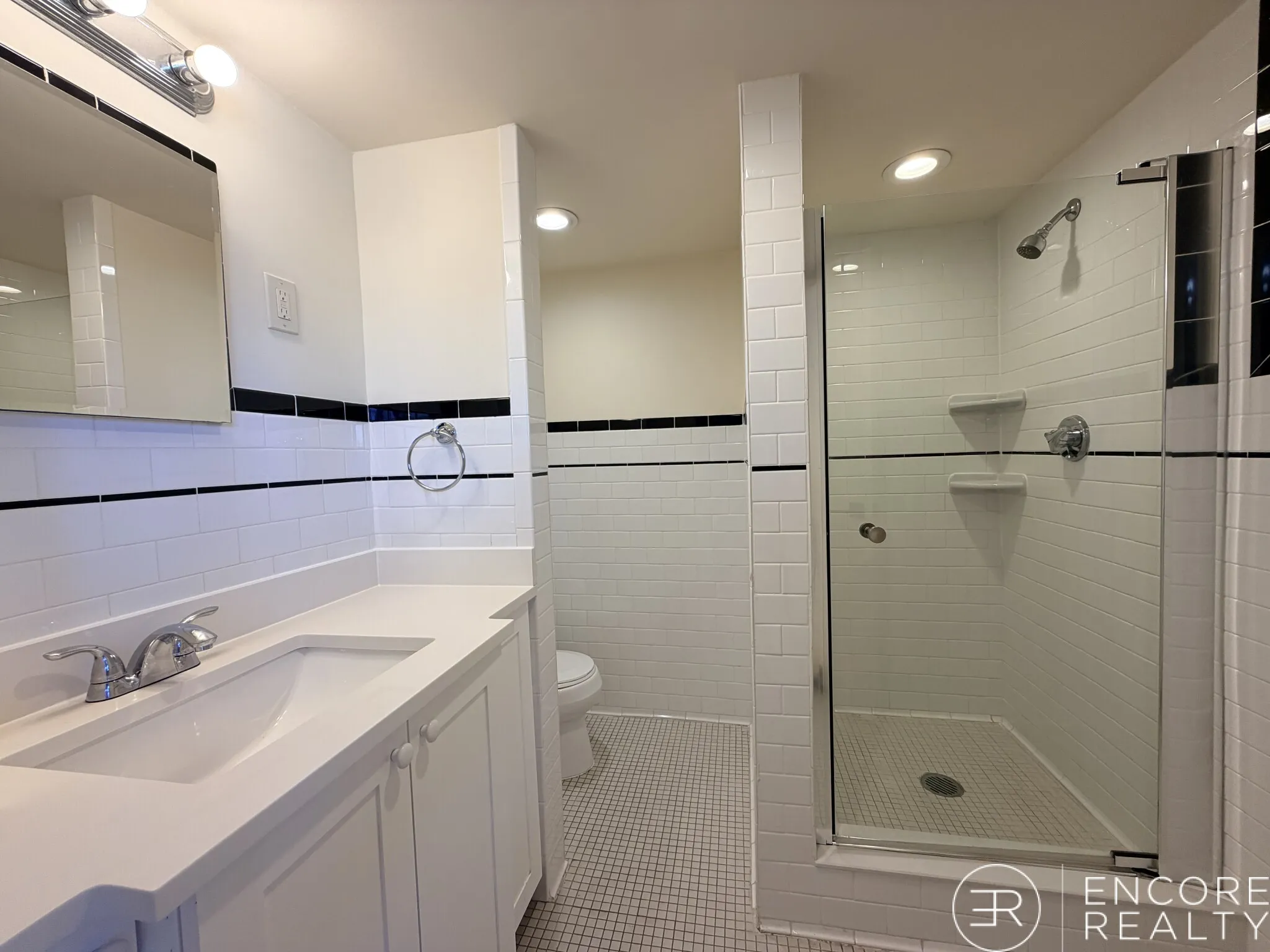 101 Monmouth St, Longwood