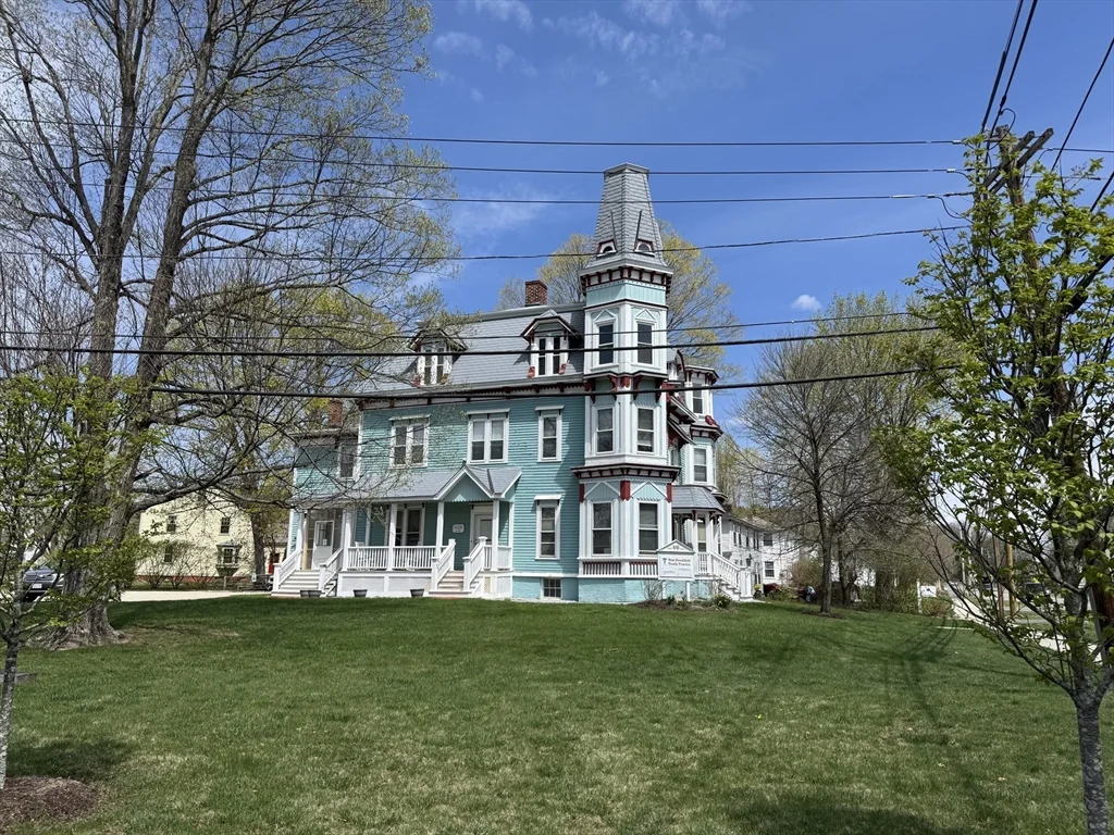 46 North Main St, West Brookfield