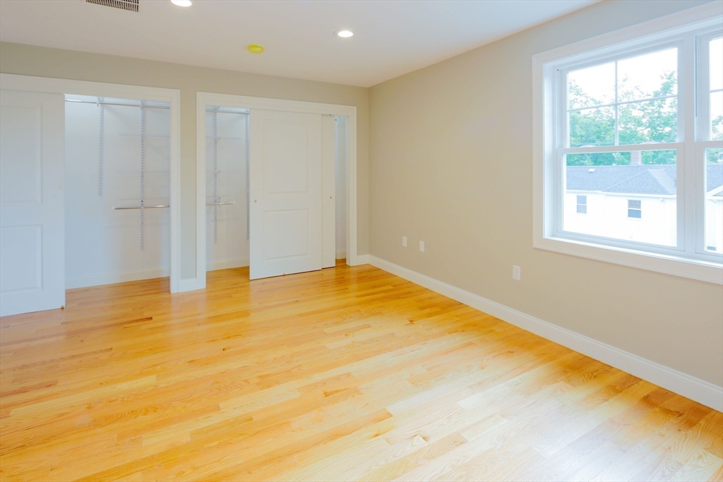 63 Bacon St, Waltham