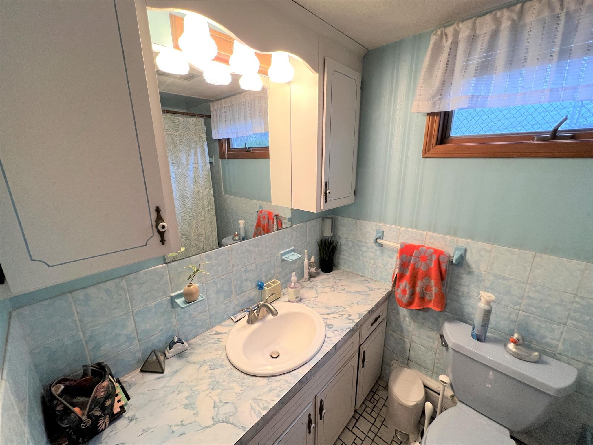 4 bed, 2 bath apartment for rent at 213 Holland St Unit 2, Davis Square — photo 6 of 17