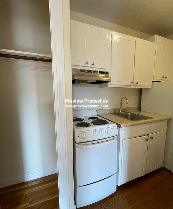 172 North Beacon St, Brighton