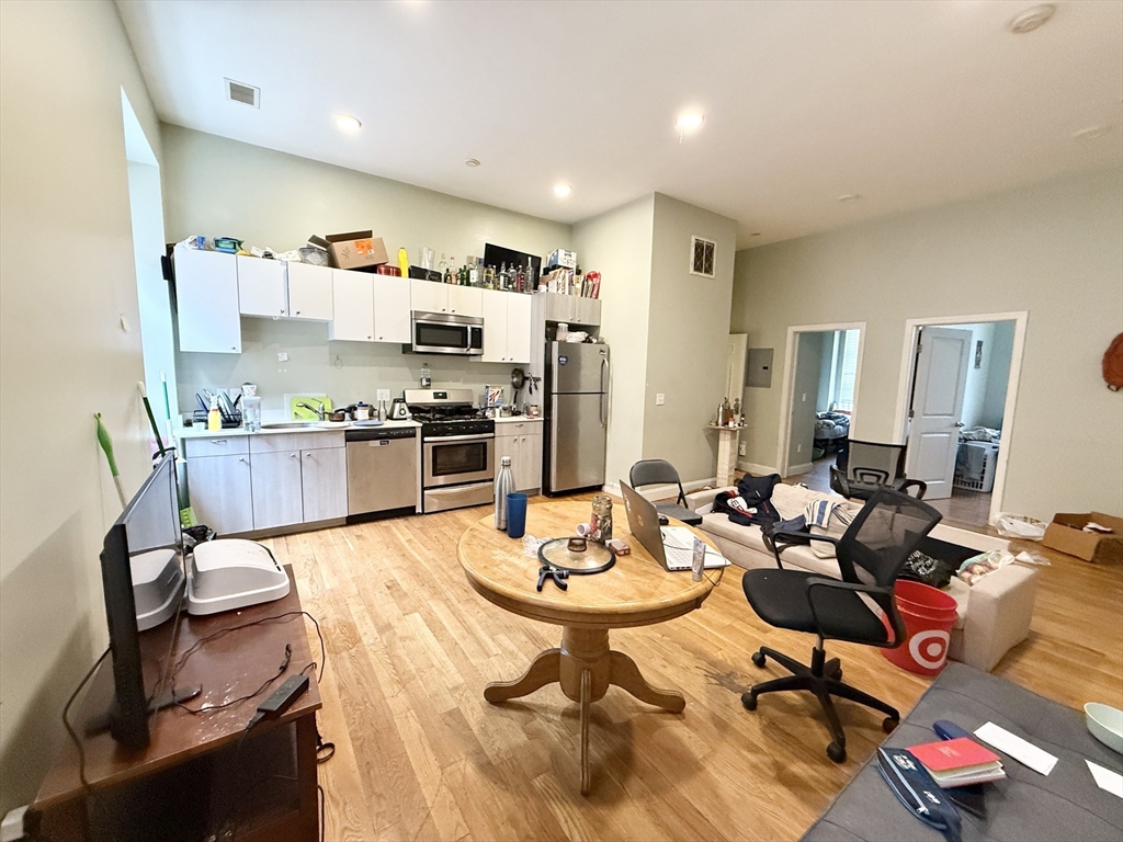 409 Dudley St, Roxbury