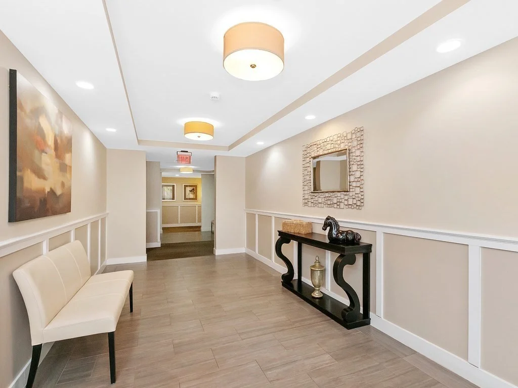 321 Hammond Pond Pkwy, Chestnut Hill