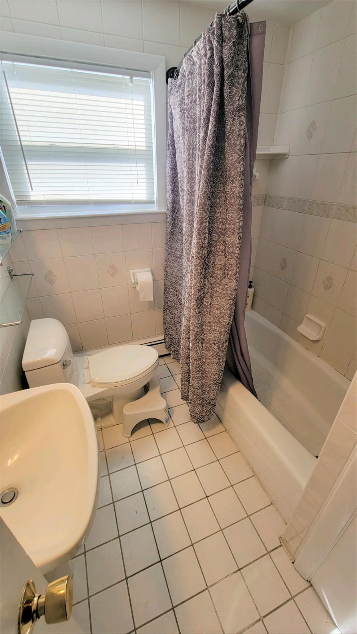 2.5 bed, 1 bath apartment for rent at 51 Saville St Unit 2, Huron Village — photo 6 of 9
