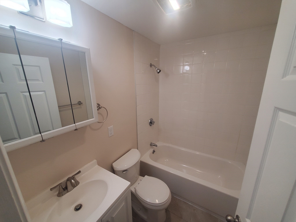 174 Pine St, Holbrook