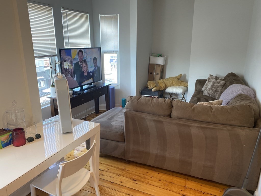 663 East Broadway, South Boston