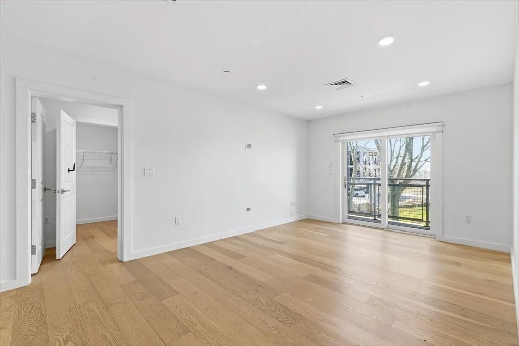 16 Boardman St, East Boston