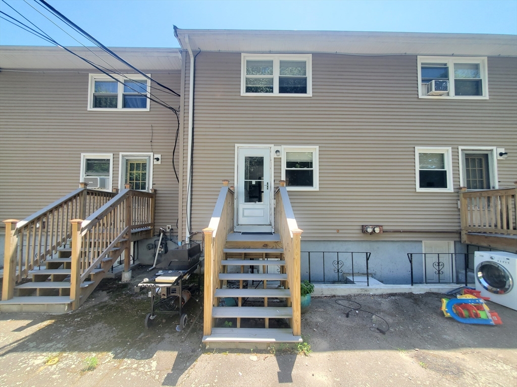 174 Pine St, Holbrook