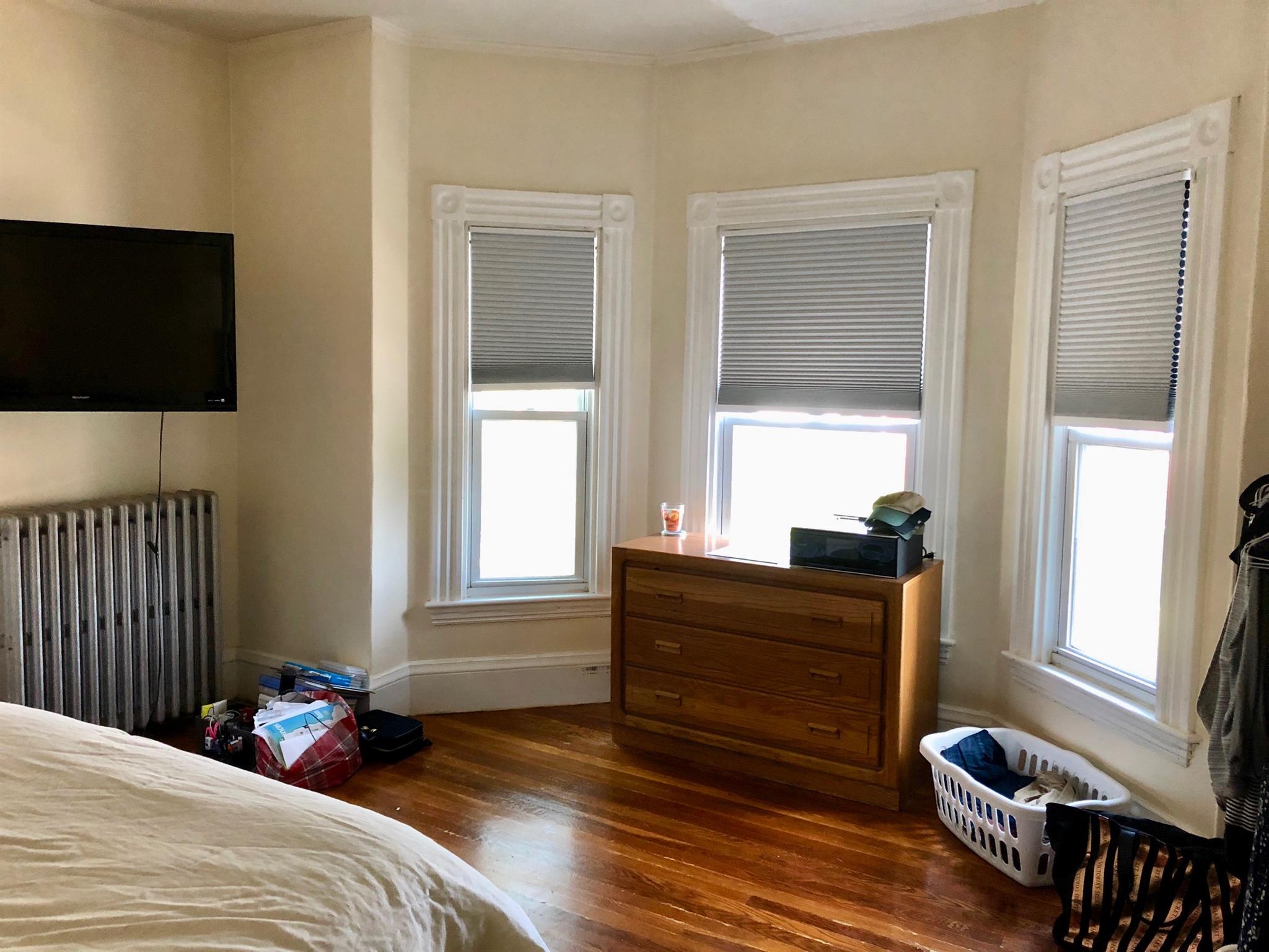 1 bed, 1 bath apartment for rent at 33 Chester Unit 2, Davis Square — photo 3 of 10