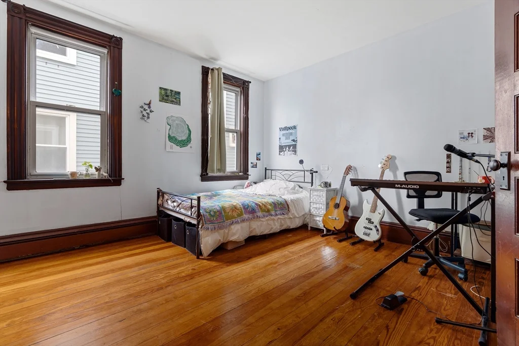 9 Spalding St, Jamaica Plain