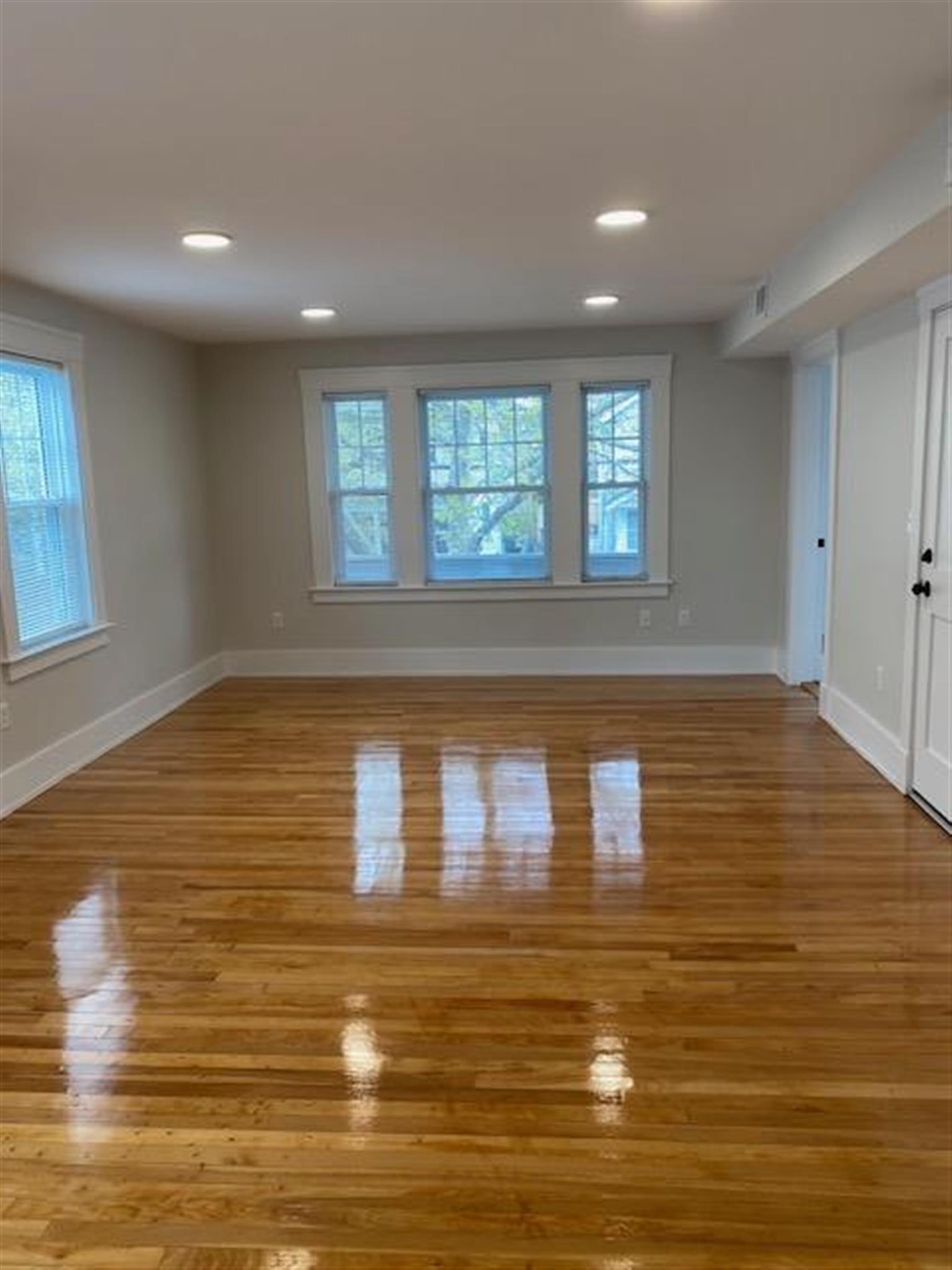 3 bed, 1 bath apartment for rent at 167 School St Unit 167, East Watertown — photo 5 of 14
